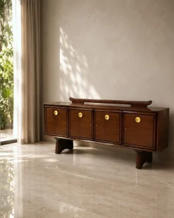 Modernes italienisches Mid-Century Sideboard aus Nussholz mit Messingmedaillons von Paolo Buffa, 1950er