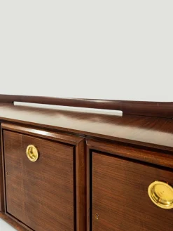 Modernes italienisches Mid-Century Sideboard aus Nussholz mit Messingmedaillons von Paolo Buffa, 1950er