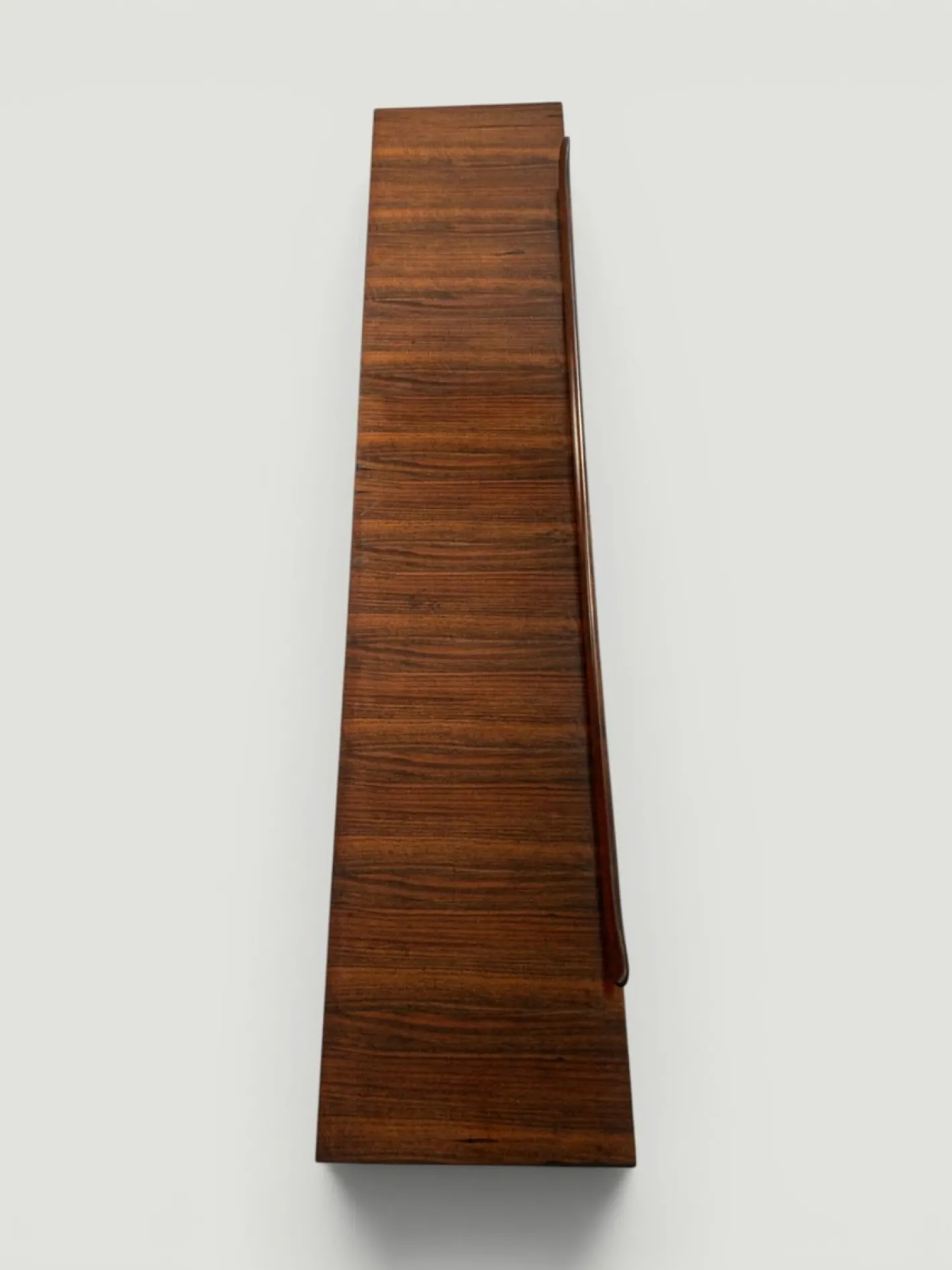 Modernes italienisches Mid-Century Sideboard aus Nussholz mit Messingmedaillons von Paolo Buffa, 1950er