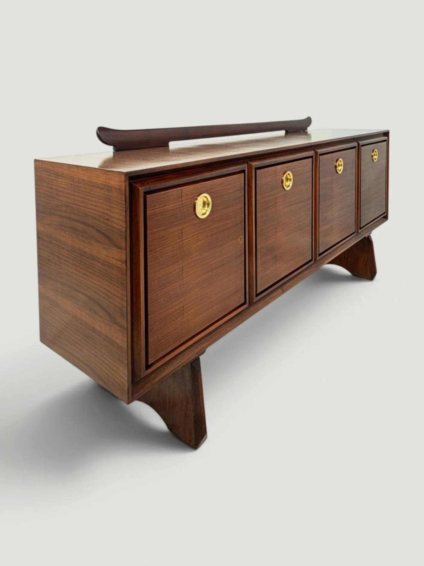 Modernes italienisches Mid-Century Sideboard aus Nussholz mit Messingmedaillons von Paolo Buffa, 1950er