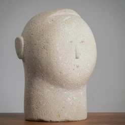 Moderne Skulptur eines Männerkopfes aus Sandstein, 1970er