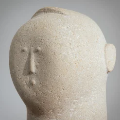 Moderne Skulptur eines Männerkopfes aus Sandstein, 1970er