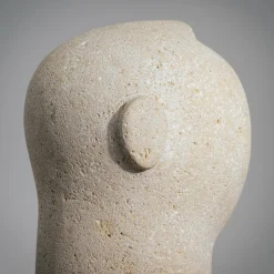 Moderne Skulptur eines Männerkopfes aus Sandstein, 1970er
