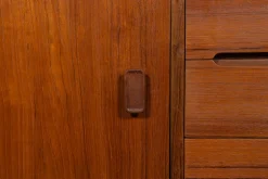 Modernes Mid-Century Teak Sideboard von Nils Jonsson für Hugo Troeds, 1960er