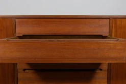Modernes Mid-Century Teak Sideboard von Nils Jonsson für Hugo Troeds, 1960er