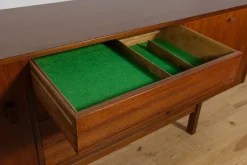 Modernes Mid-Century Teak Sideboard von Nils Jonsson für Hugo Troeds, 1960er