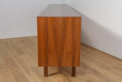Modernes Mid-Century Teak Sideboard von Nils Jonsson für Hugo Troeds, 1960er