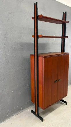 Modulares Mid-Century Modern Wandregal aus furniertem und schwarzem Metall, 1960er