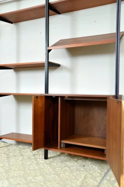 Modulares Mid-Century Omni Regalsystem aus Nussholz von George Nelson für Herman Miller, 1952