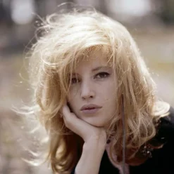 Monica Vitti Gerahmt in Schwarz von Giancarlo Botti