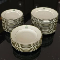 Monogrammiertes SS Tellerset mit Goldverzierungen von Bareuther Bavaria, 1930er, 40 . Set