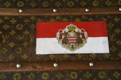 Monogrammierte Truhe von Louis Vuitton
