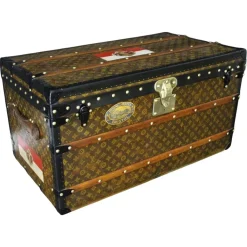 Monogrammierte Truhe von Louis Vuitton