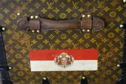 Monogrammierte Truhe von Louis Vuitton