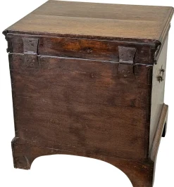 Nachtkästchen aus Eiche, 1720