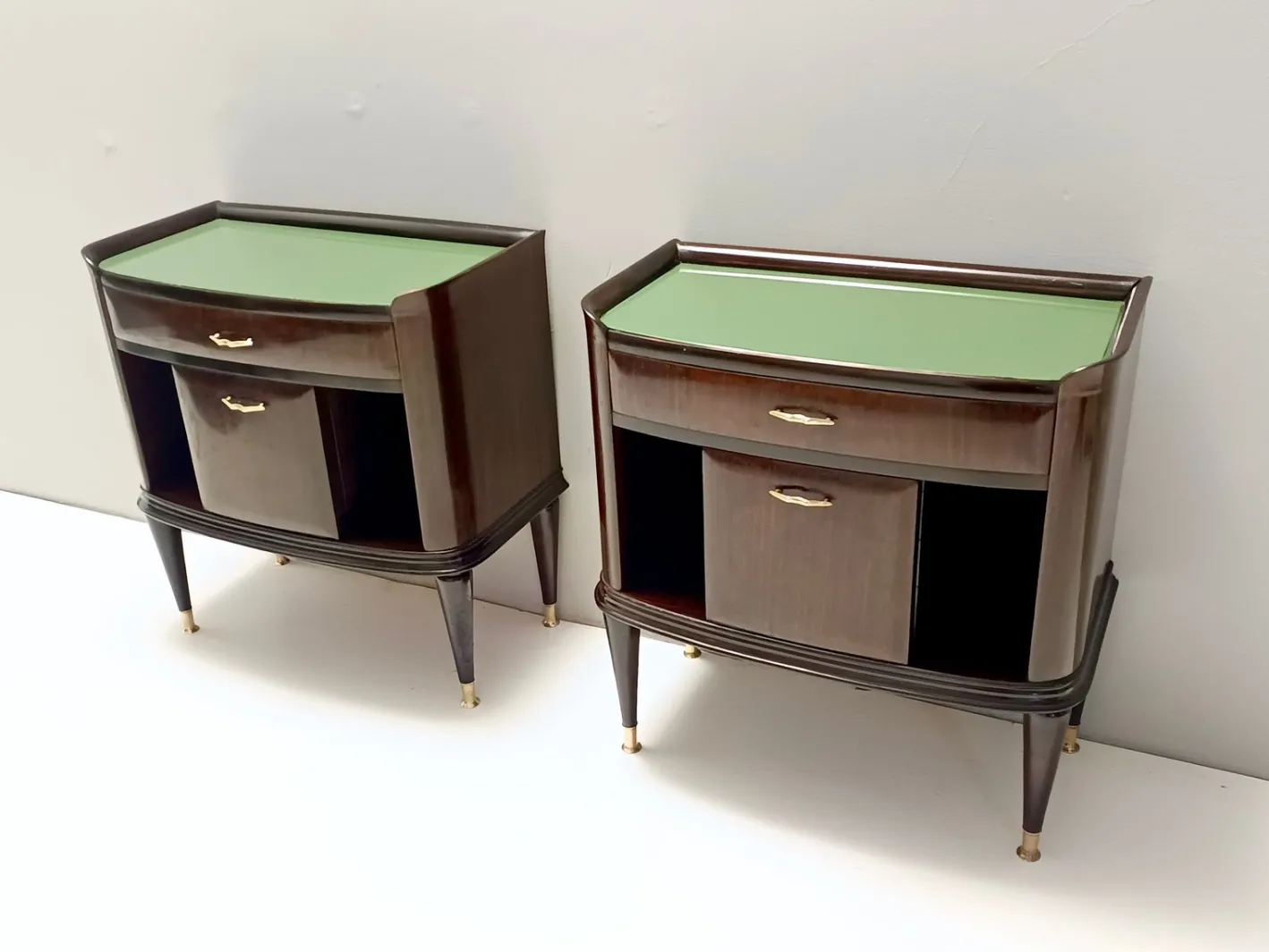 Nachttische aus ebonisiertem Nussholz & Buche im Stil von Tomaso Buzzi, 1950er, 2er Set