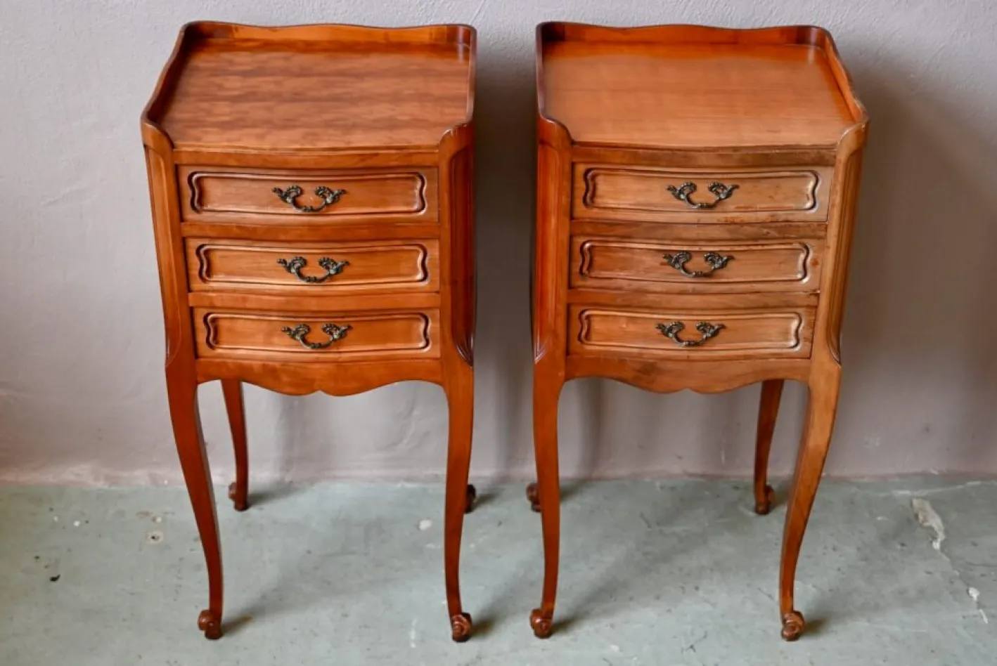 Nachttische im Louis XVI Stil, 1930er, 2er Set