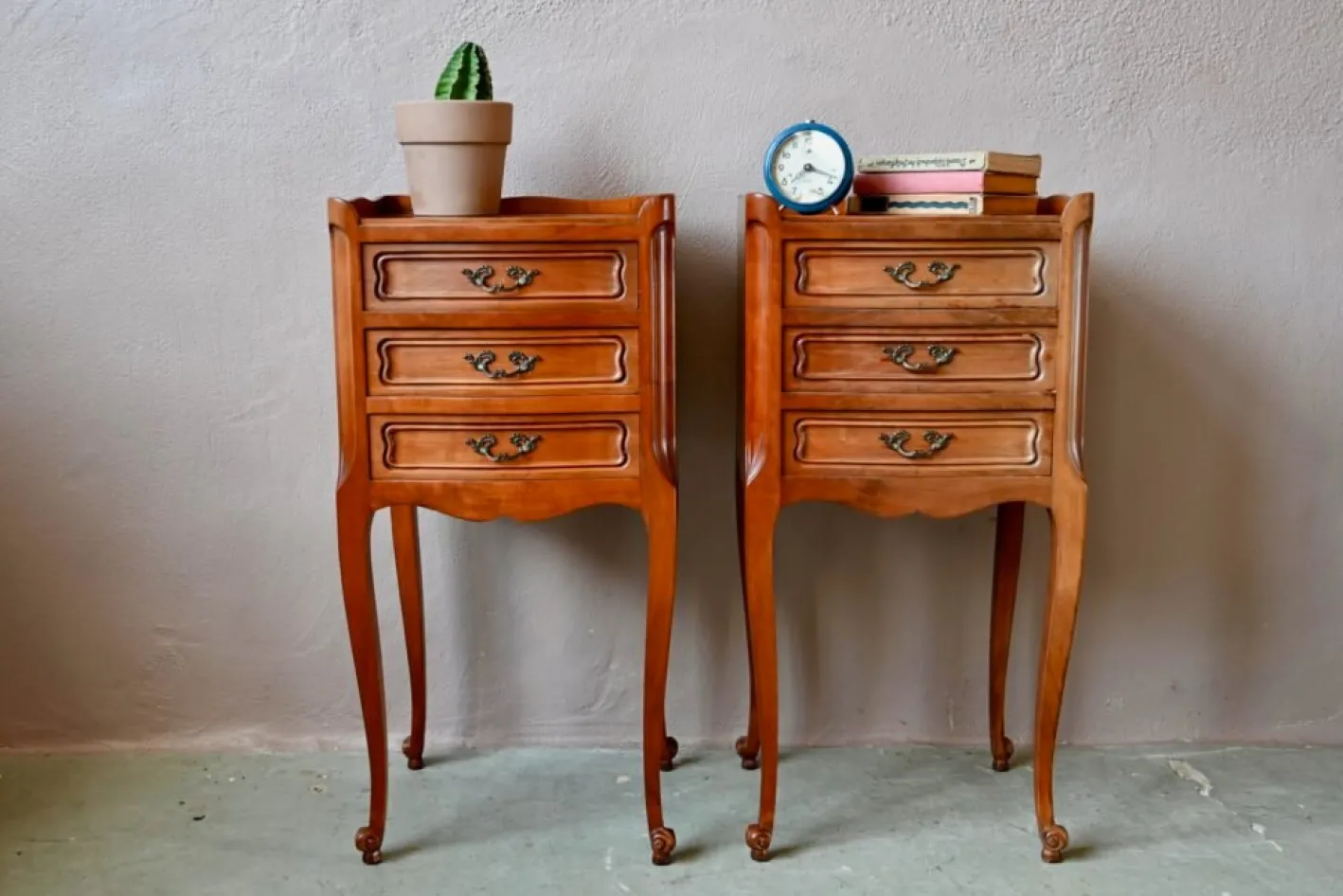 Nachttische im Louis XVI Stil, 1930er, 2er Set