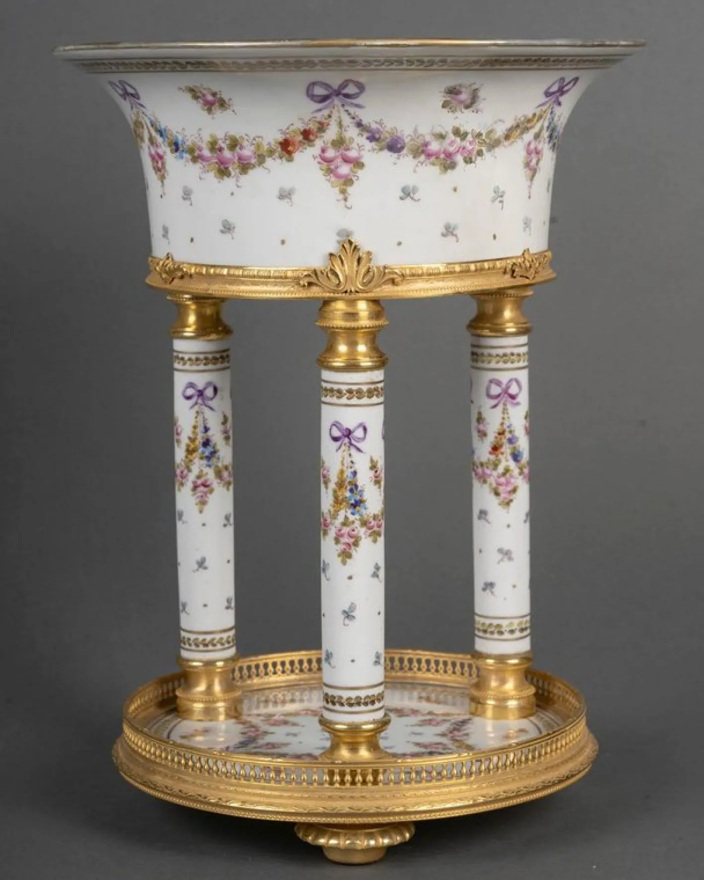 Napoleon III Säulen-Pflanzgefäß aus bemaltem Porzellan und vergoldeter Bronze