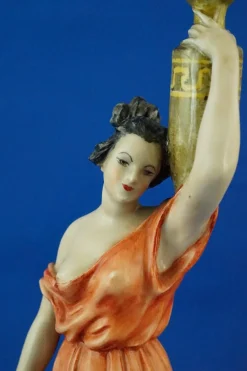 Neoklassizistische Porzellanfigur, 20. Jh., Römischer Wasserträger von Guido Cacciapuoti, Italien, 1920er
