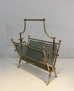 Neoklassizistischer französischer Zeitungsständer aus Messing mit Glasplatten, 1960er