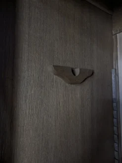 Neo-Rustischer Kleiderschrank aus Dunkler Eiche