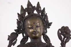 Nepalesische Skulptur einer weiblichen Gottheit in Kupferlegierung, 19. Jh
