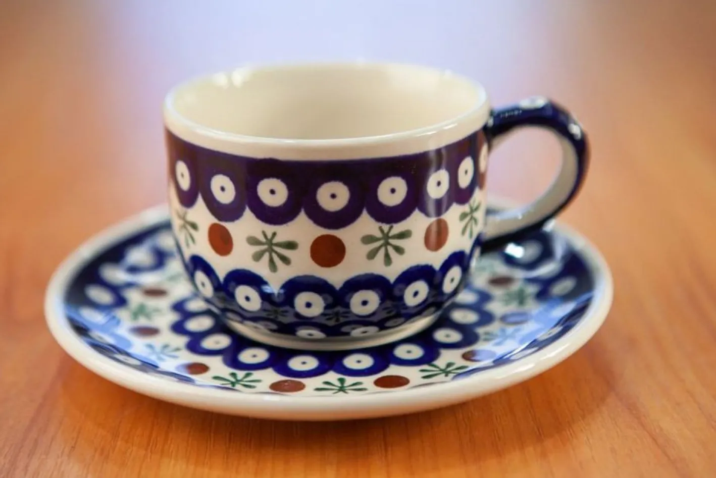 Neue Keramiktassen mit Lotus Flower Untertasse von Zakłady Ceramiczne Bolesławiec, 4 . Set