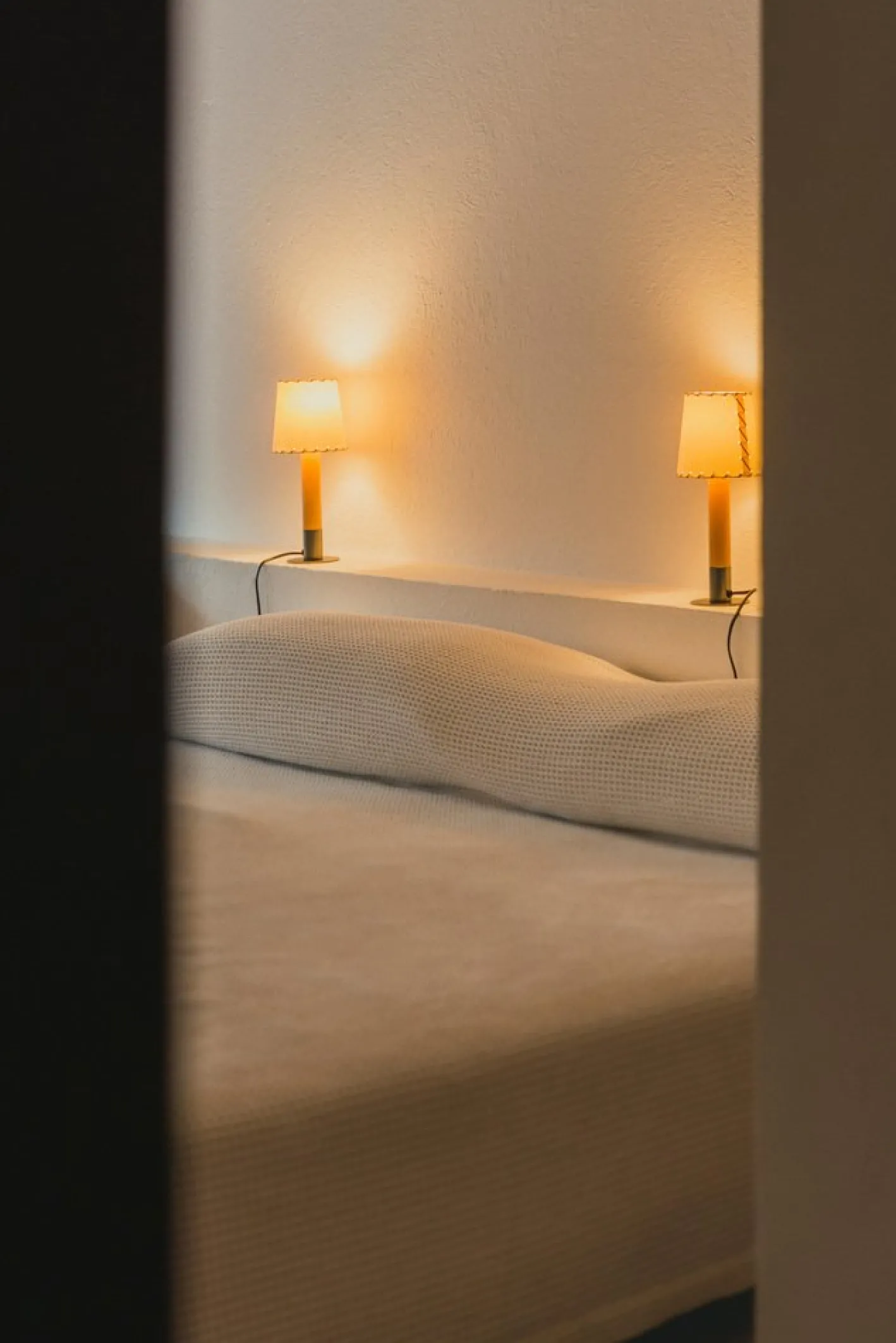 Nickel Básica Mínima Tischlampe von Santiago Roqueta für Santa & Cole