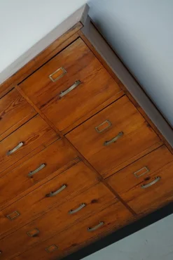 Niederländischer Apothekerschrank aus Pechkiefer, 1930er