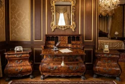 Niederländischer Vintage Barock Triptychon Schrank & Nachttische mit Intarsien, 1920er, 3er Set