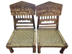 Niedrige indische handgeschnitzte Stühle mit Elefanten-Rückenlehne, 1950er, 2er Set