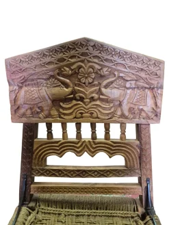 Niedrige indische handgeschnitzte Stühle mit Elefanten-Rückenlehne, 1950er, 2er Set