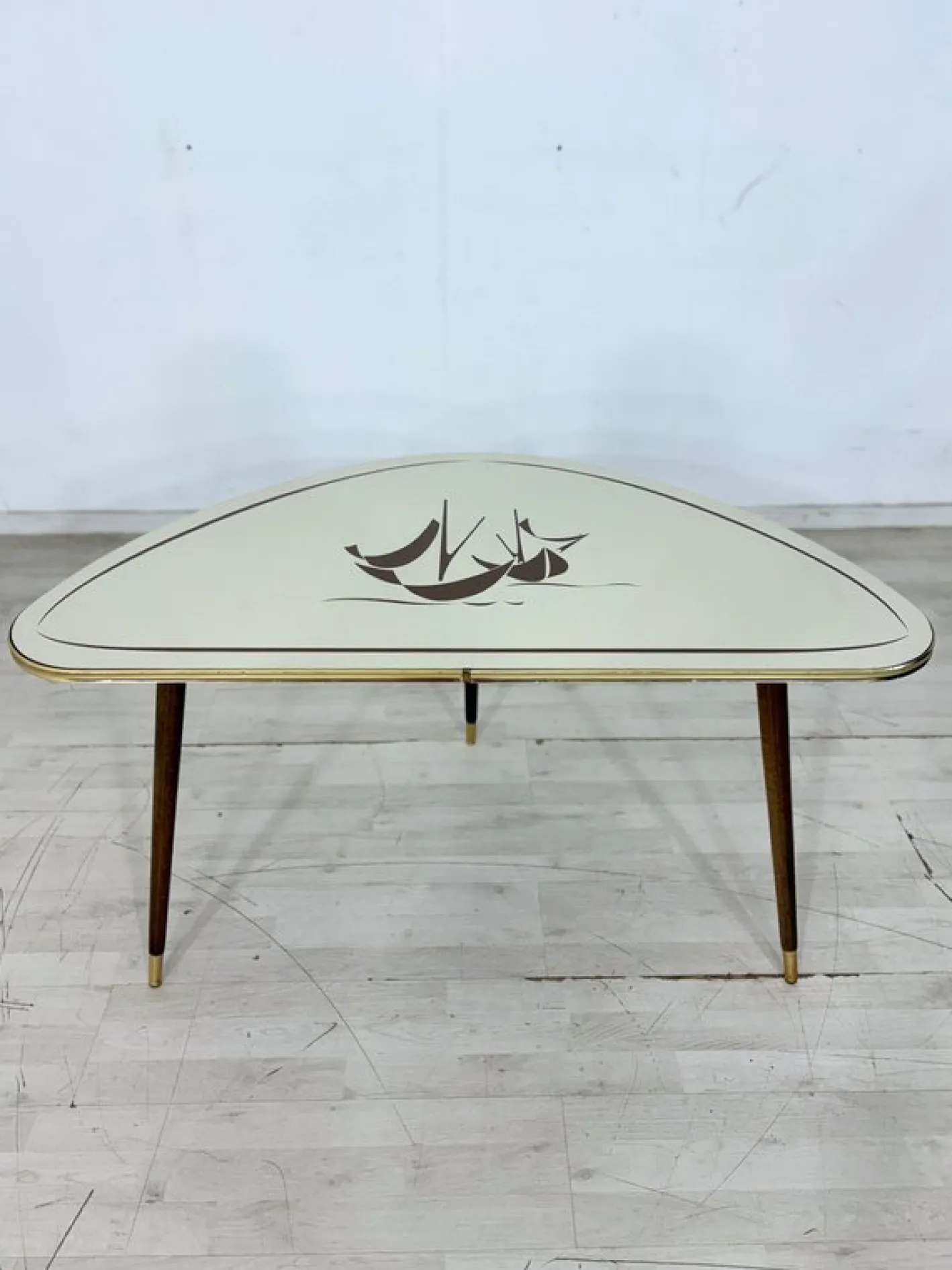 Nierenförmiger Mid-Century Couchtisch mit Grafischem Dekor
