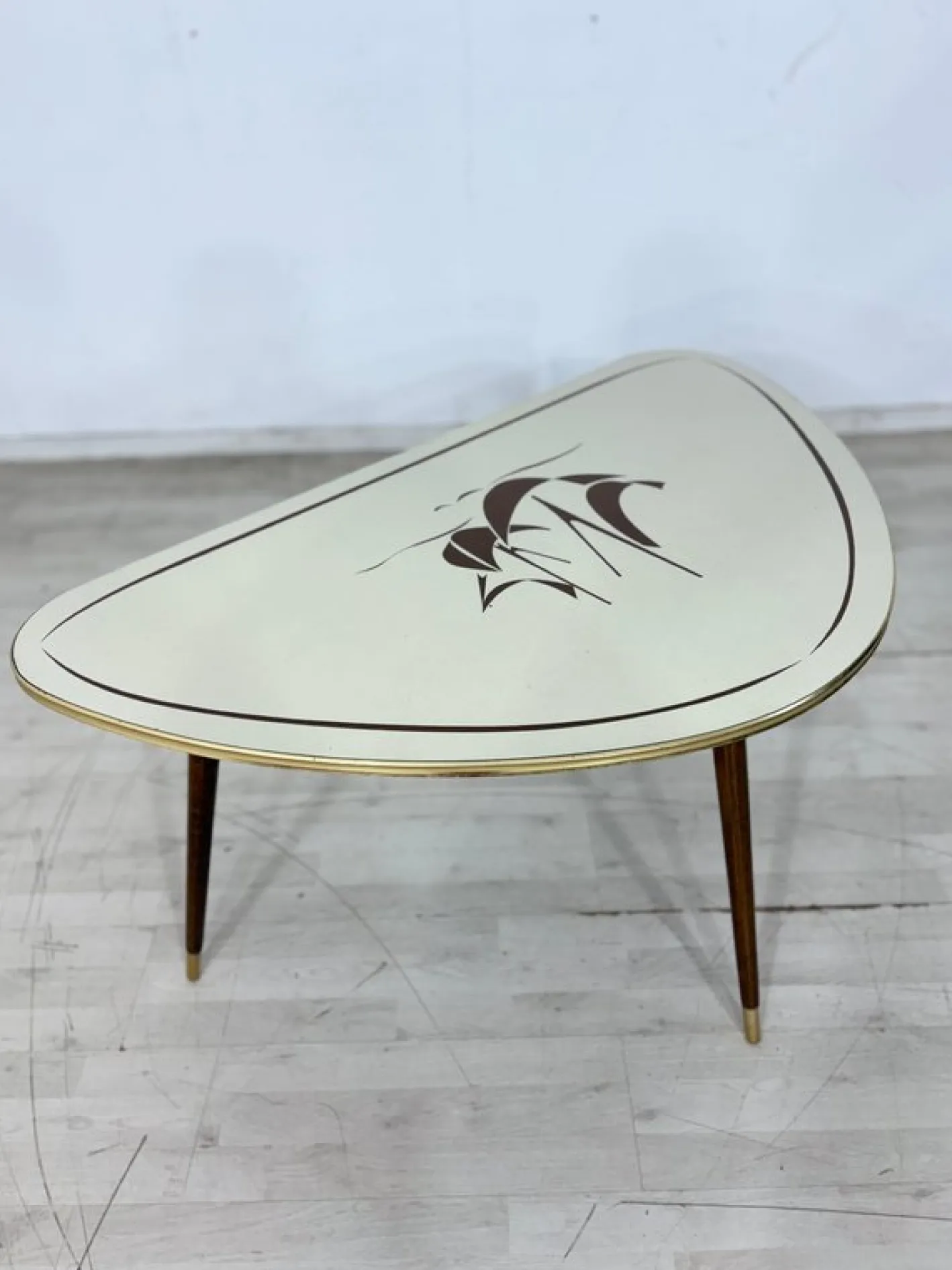 Nierenförmiger Mid-Century Couchtisch mit Grafischem Dekor