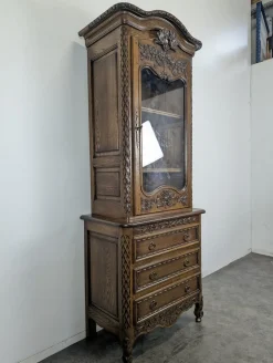 Norman Eichenholz Vitrine