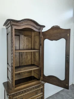 Norman Eichenholz Vitrine