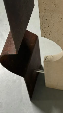 Oculus Ox Stehlampe aus Eisen & Travertin von D´ARK Atelier