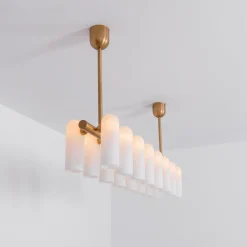 Odyssey Linear LG Messing Kronleuchter von Schwung