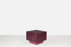 Osis Rot Lackierter Holzwürfel Tisch von LLOT LLOV