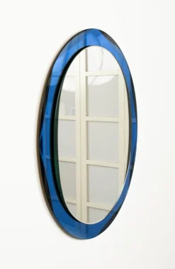 Ovaler Mid-Century Wandspiegel mit blauem Rahmen im Stil von Cristal Arte, Italien, 1960er