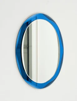 Ovaler Mid-Century Wandspiegel mit blauem Rahmen im Stil von Cristal Arte, Italien, 1960er