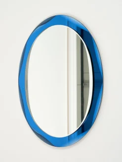 Ovaler Mid-Century Wandspiegel mit blauem Rahmen im Stil von Cristal Arte, Italien, 1960er