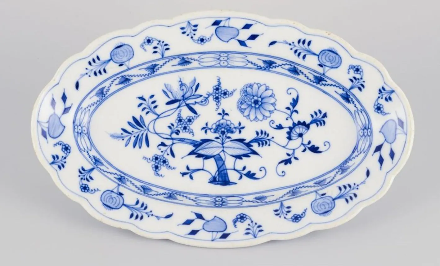 Ovales Serviergeschirr mit blauem Zwiebelmuster von Stadt Meißen, Deutschland, 2er Set