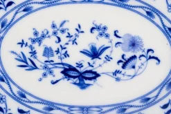 Ovales Serviergeschirr mit blauem Zwiebelmuster von Stadt Meißen, Deutschland, 2er Set