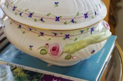 Ovale Vintage Terrine aus Porzellan mit Astgriff von Herend, 1990