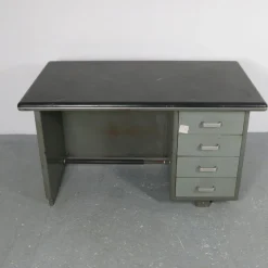 Palazzo Montecatini Metall Schreibtisch mit Lederplatte von Gio Ponti für Antonio Parma Saronno, 1930er