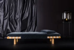 Pallet Daybed 4400G-SS in Dunkelgrauem Samt & Schwarzem Gestell von Sebastian Herkner für Pulpo