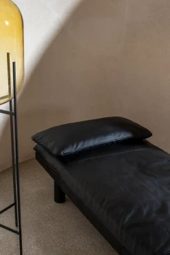 Pallet Daybed 4400LB-SS aus schwarzem Leder und schwarzem Gestell von Sebastian Herkner für Pulpo