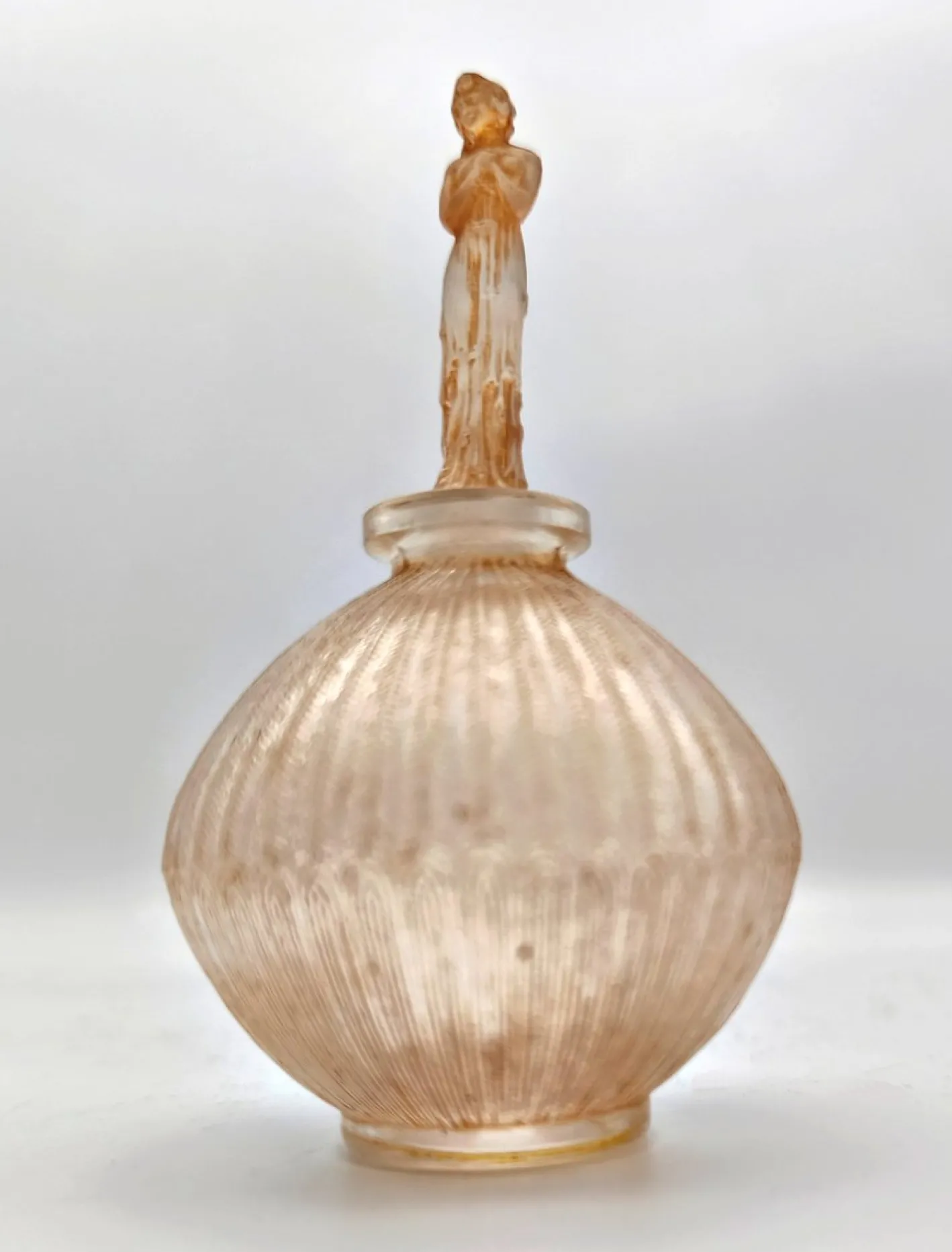 Parfümflasche aus Glas mit Rosen von René Lalique für Dorsay, 1914